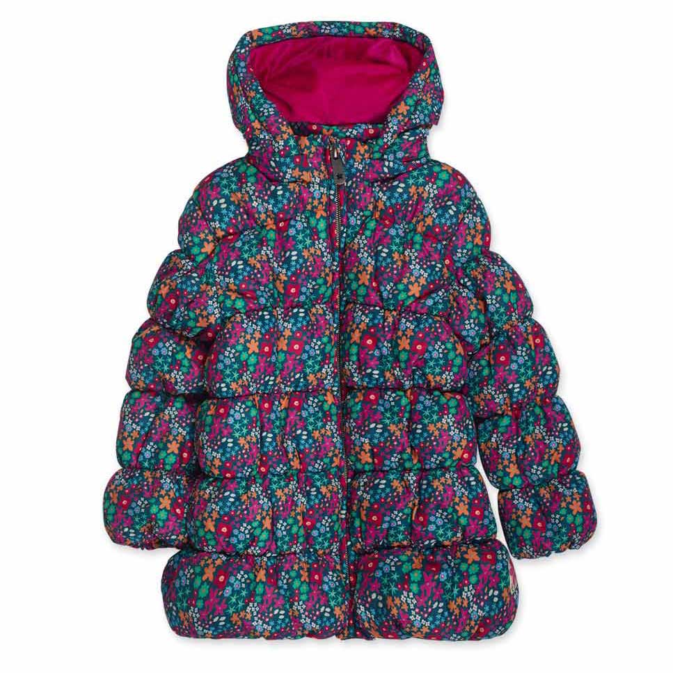 Down jacket from the Tuc Tuc girls' clothing line, with removable hood and velvet lining inside.
...