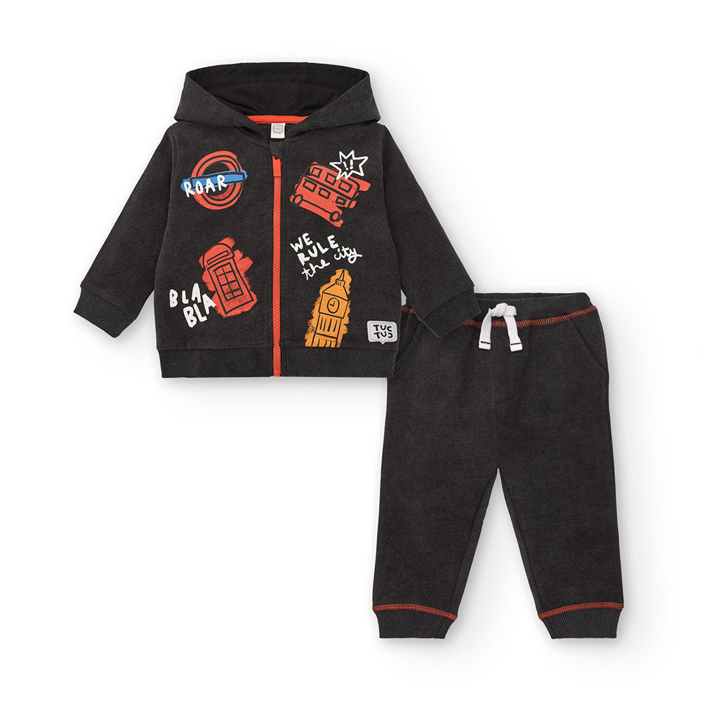 Two-piece suit from the Tuc Tuc children's clothing line, with sweatshirt closed with zip and hoo...